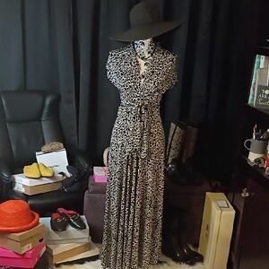 Elegant Black and White Patterned Maxi Dress